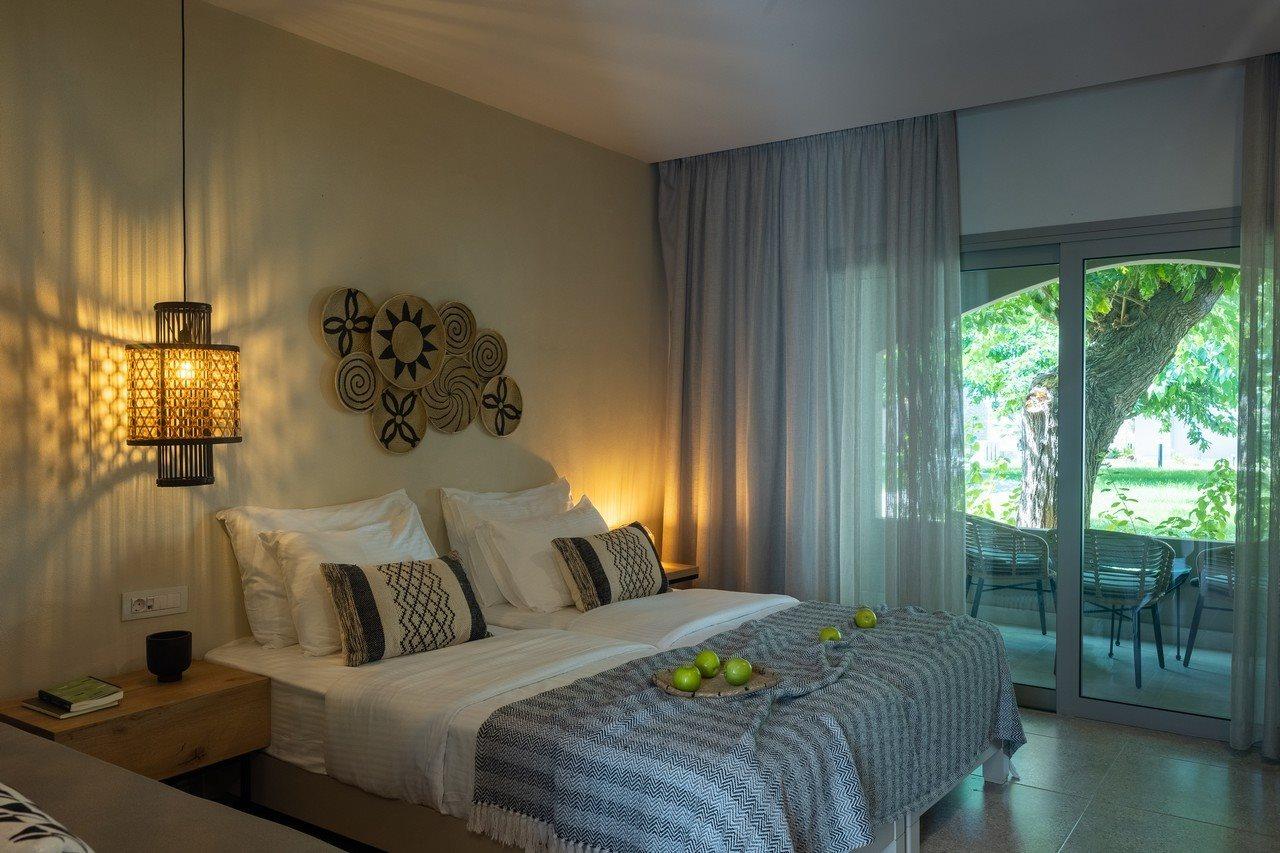 Eliros Mare Beachfront Poem Hotel